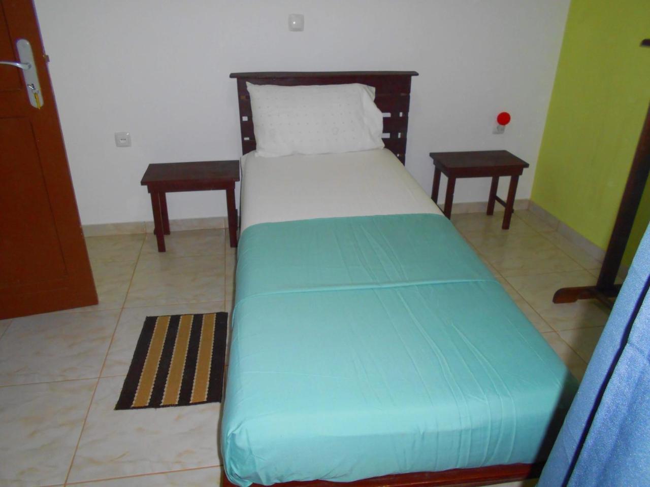 Guest House Frontera Pinto Ngoại thất bức ảnh