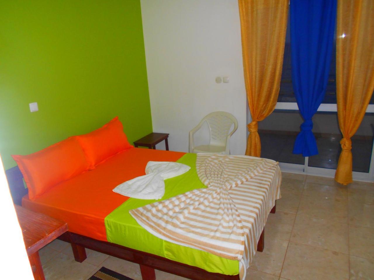 Guest House Frontera Pinto Ngoại thất bức ảnh